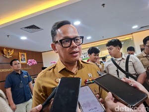 Wamendagri Luruskan KTP Hilang Bukan Kena Denda, tapi Biaya Cetak Ulang
