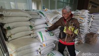 Total penyaluran bulan ini mencapai 30.072 kg beras dan 3.072 liter minyak goreng.