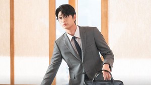 Sebuah kehormatan bisa mengerjakan proyek bareng orang-orang luar biasa di tengah cuaca panas tapi tetap penuh semangat, tutur Kim Jae Won. (Foto: dok. tvN)