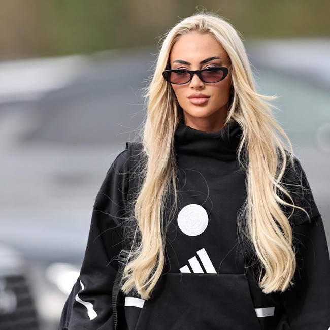 Mereka hanya berpikir oh dia hanya pergi latihan lalu pulang dan membuat TikTok atau semacamnya... Dan itu sama sekali tidak benar karena aku tidur setiap siang! Aku beristirahat dengan sangat baik,” Foto: Instagram @alishalehmann7