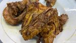 Rela Antre Demi Cicip Ayam Goreng Legendaris Favorit Nex Carlos!