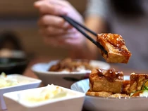 Bau Tahu Busuk Menyengat, Restoran Ini Terpaksa Hapus Menu Andalan!