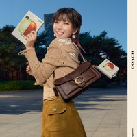 Tren Fashion Baru Favorit Gen Z: Buku Mini Jadi Bag Charm