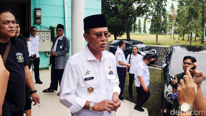 Bupati Ciamis Herdiat Sunarya