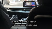 Dalam unggahan berikutnya, ia terlihat mengunjungi salah satu klinik kecantikan di Bangkok. Foto: dok Instagram Clara Shinta