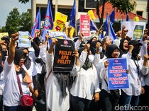 Tolak Pesangon Rendah, Buruh Pabrik Garmen Sleman Demo di Kantor Bupati