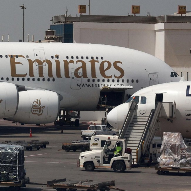 Di Tengah Konflik AS-Israel vs Iran, Bandara Kairo Dipenuhi Pesawat Internasional