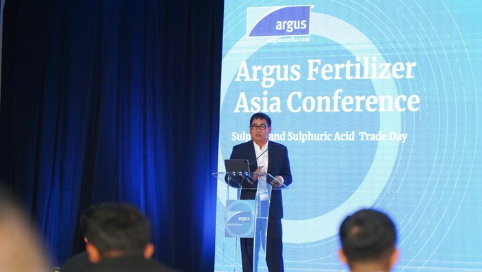 Direktur Utama Petrokimia Gresik, Daconi Khotob