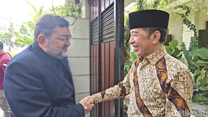 Dubes Iran Mohammad Boroujerdi temui Jokowi di Solo, Rabu (1/4/2026).