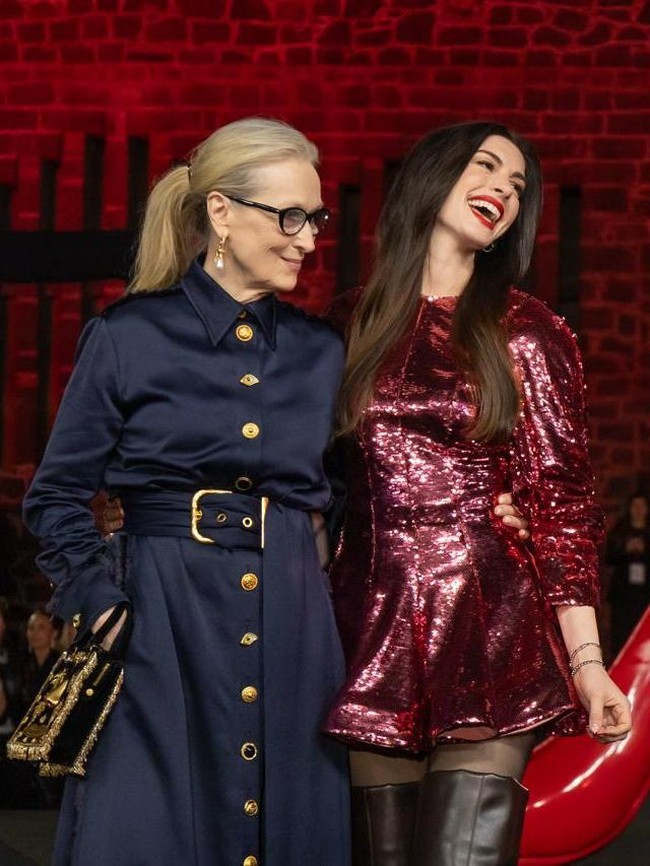 Foto: Gaya Perdana Anne Hathaway dan Meryl Streep Promo Devil Wears Prada 2