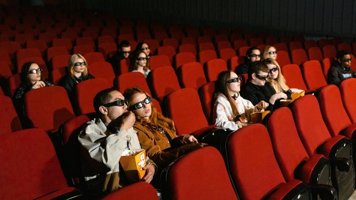 Ilustrasi Nonton Film Horor