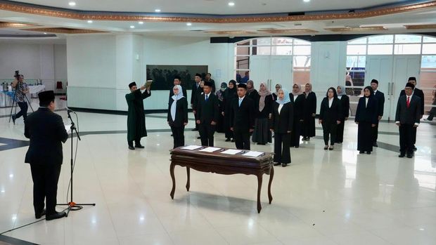 Menpora Erick Thohir melantik Dirut LPUK Kemenpora untuk mendorong pengelolaan aset olahraga lebih profesional dan tidak mangkrak.