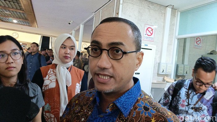 Kepala Eksekutif Pengawas Pasar Modal, Keuangan Derivatif, dan Bursa Karbon OJK, Hasan Fawzi
