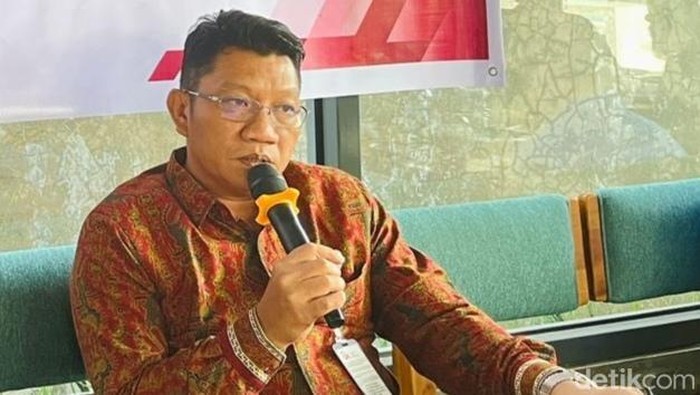 Kepala OJK Sumbar, Roni Nazra. (Jeka Kampai/detikSumut)