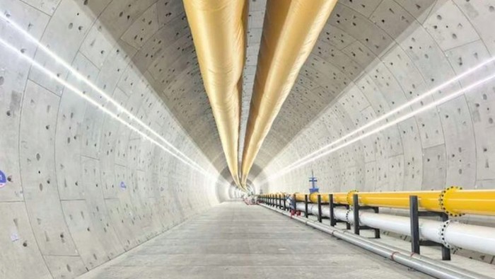 China terus mendorong batas teknologi transportasi dengan membangun jalur kereta cepat yang menembus laut melalui terowongan bawah air raksasa.