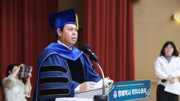 Ketua DPD RI Sultan B Najamudin dianugerahi Doctor Honoris Causa (Dr. HC) bidang International Regional Studies dari Korea Maritime and Ocean University (KMOU).