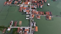 Menteri Pekerjaan Umum (PU) Dody Hanggodo mengusulkan kepada Badan Otorita Pengelola Pantai Utara Jawa (BOPPJ) agar wilayah Pekalongan dapat masuk wilayah yang diprioritaskan dalam pembangunan Tanggul Laut Raksasa atau Giant Sea Wall (GSW) pada sesi pertama selain Teluk Jakarta dan Semarang-Kendal-Demak. ANTARA FOTO/Harviyan Perdana Putra