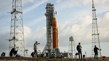 Artemis II menjadi bagian dari rangkaian program Artemis yang menargetkan pendaratan manusia di Bulan pada misi selanjutnya. Program ini juga membuka jalan bagi rencana eksplorasi lebih jauh ke Mars. REUTERS/Brendan McDermid  