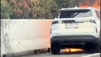 Viral Mobil Chery Masih Pakai Pelat Sementara Terbakar di Tol
