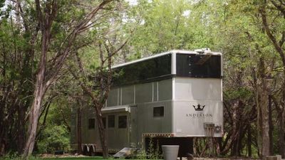 Intip Jeroan Rumah Berjalan Will Smith Rp 42 M, Ada Bioskop-Kamar Mandi Mewah!