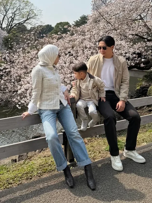 Anggunnya Nikita Willy Liburan di Jepang Bersama Keluarga