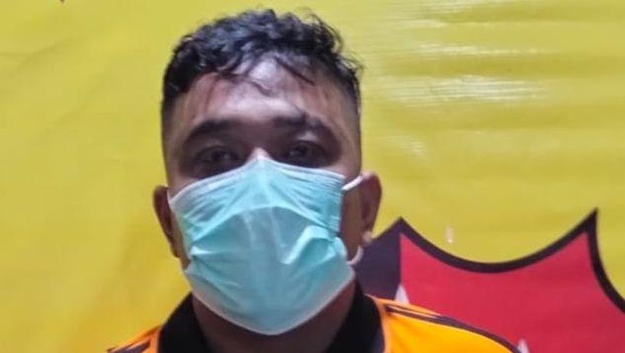 Pelaku PPG saat diamankan petugas kepolisian. (dok. Polres Binjai)