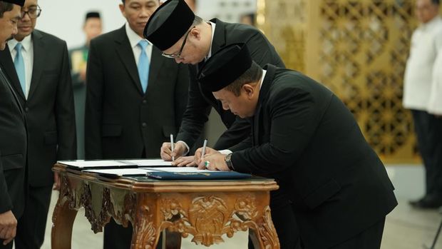 Pelantikan Hendarsam Marantoko