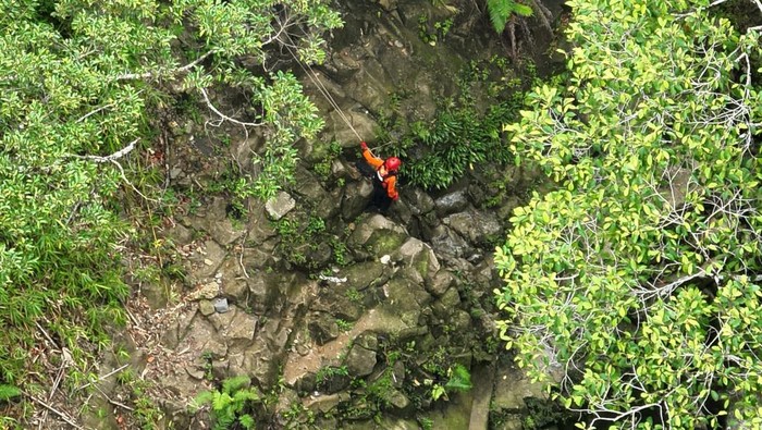 Mobil Terjun ke Sungai di Pakpak Bharat, Pasutri Hilang