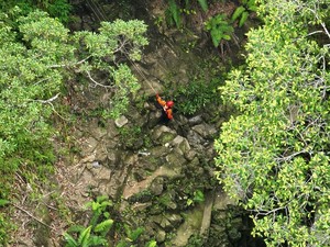 Mobil Terjun ke Sungai di Pakpak Bharat, Pasutri Hilang