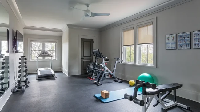 7 Inspirasi Desain Ruang Gym di Rumah, Nyaman dan Adem!