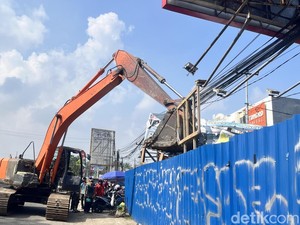 Langgar GSB, Pengelola Ruko Legowo Bangunannya Ditertibkan Pemkot Palembang