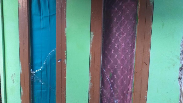 Rumah di Tasikmalaya dirusak pemuda gegara cinta ditolak