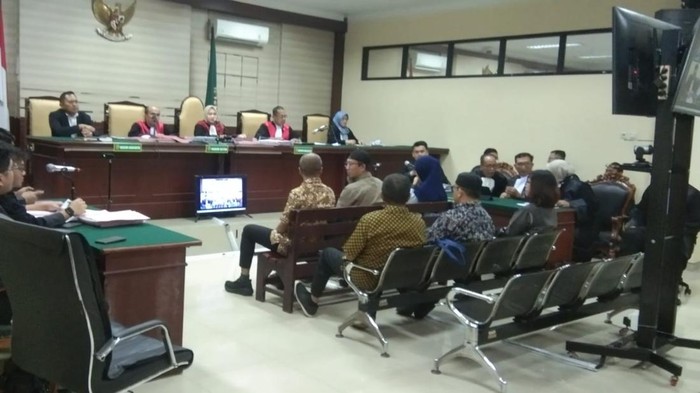 Sidang dakwaan kasus korupsi kolam Pelabuhan Tanjung Perak