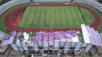 Stadion Kandang Persita Tangerang Rusak Diterpa Angin