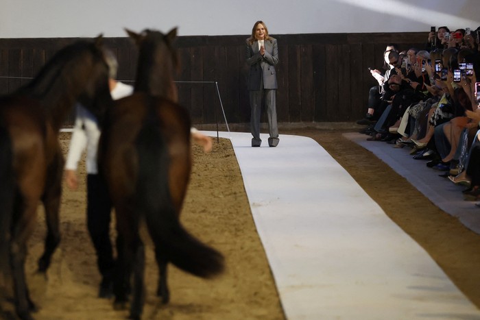 A model presents a creation by designer Stella McCartney as part of her Fall/Winter 2026/2027 Womens ready-to-wear collection show during Paris Fashion Week in Paris, March 4, 2026. REUTERS/Stephane Mahe