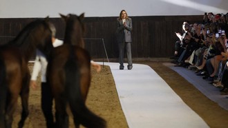 Kritikan Stella McCartney untuk 'High Fashion' yang Merusak Alam