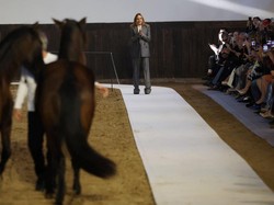 Kritikan Stella McCartney untuk 'High Fashion' yang Merusak Alam