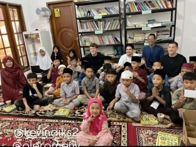 Momen Jay Idzes hingga Ole Romeny Berbagi ke Anak Yatim Sebelum Balik Klub