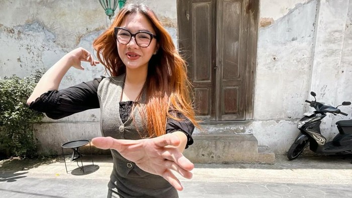 Vicky Shu Langsingan Bikin Heboh Warganet