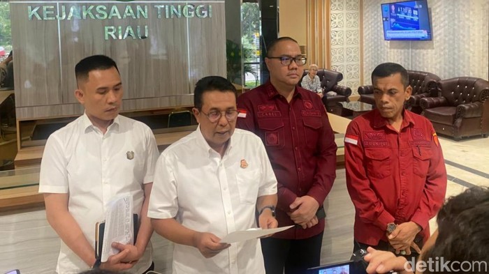 Barang Bukti Kasus Korupsi Dikorupsi, Jaksa Tahan Eks Sekretaris Diskop Bengkalis