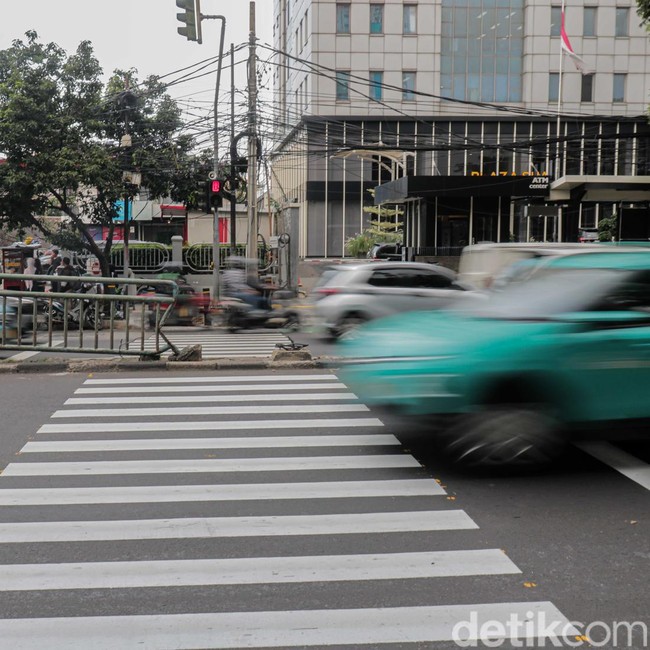 Zebra Cross Difungsikan, Mobilitas Warga Jadi Lebih Tertib
