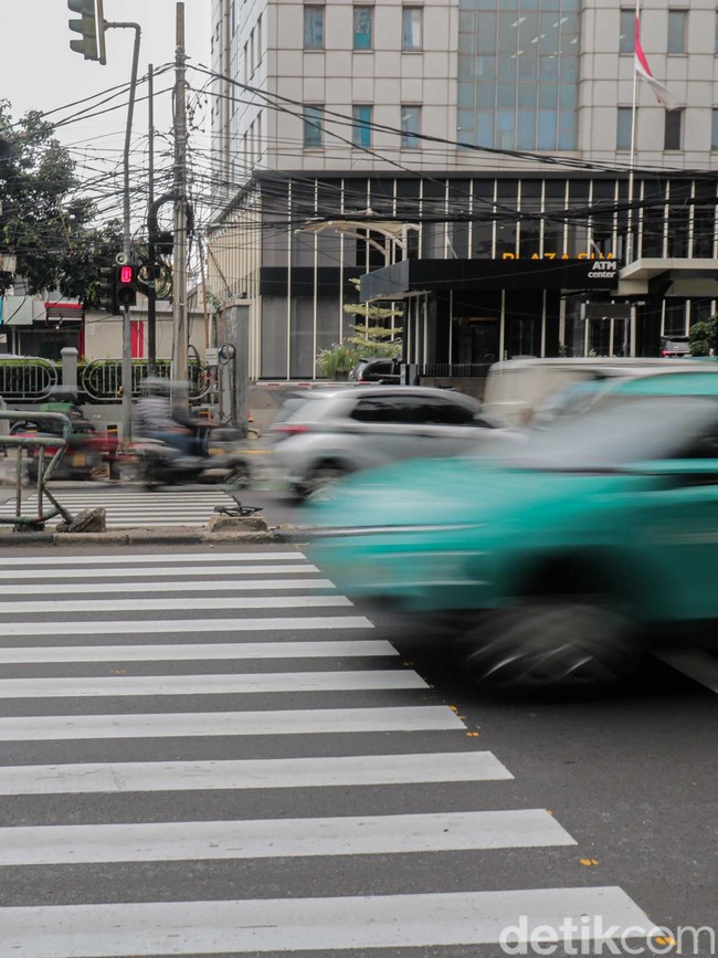 Zebra Cross Difungsikan, Mobilitas Warga Jadi Lebih Tertib