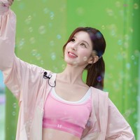 7 Potret Zhao Lusi di Shanghai Fashion Week, Cantik Bak Barbie di Dunia Nyata