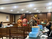 Eks Wakil Ketua KPK Ungkap Alasan Jadi Ahli di Sidang Kasus Korupsi LNG