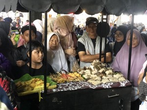 8.000 Nasi Kucing Angkringan Gratis di Malioboro Ludes Diserbu dalam 30 Menit