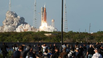 Artemis II NASA Mengudara, Sorak Warga Menggema