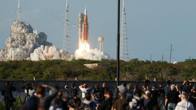 Artemis II NASA Mengudara, Sorak Warga Menggema
