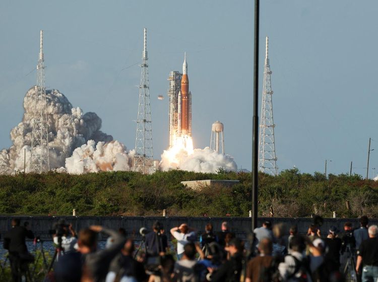 Artemis II NASA Mengudara, Sorak Warga Menggema