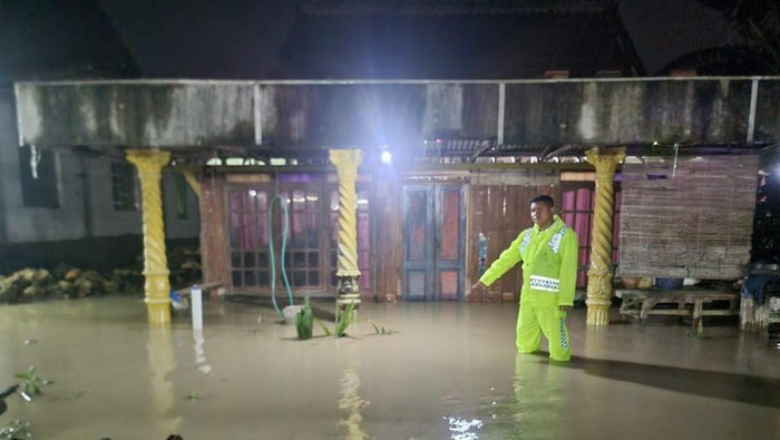 Banjir melanda sejumlah kecamatan di Kabupaten Grobogan, Kamis (2/4/2026) malam.