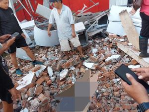 Video: Gedung KONI Manado Rusak Akibat Gempa, 1 Lansia Tewas Tertimpa